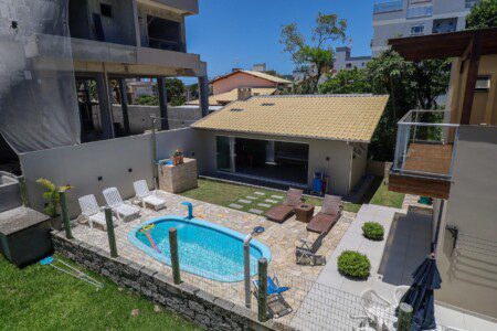 Casa encantadora a 160m da praia de Mariscal – Bombinhas – SC 1 1 - Aluguéis de verão em Bombinhas SC