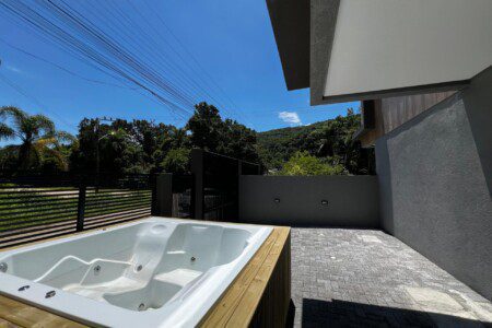 Bombinhas Sobrado com Hidromassagem para aluguel de temporada em Bombinha 1 - Aluguéis de verão em Bombinhas SC