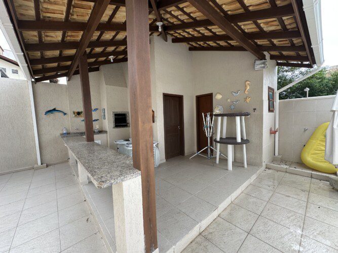 Casa com 4 Suites a Poucos Metros da Praia de Mariscal para Locacao de Temporada 29 scaled - Aluguéis de verão em Bombinhas SC