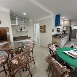 Casa com 4 Suites a Poucos Metros da Praia de Mariscal para Locacao de Temporada 4 scaled - Aluguéis de verão em Bombinhas SC