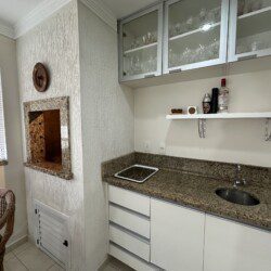 Casa com 4 Suites a Poucos Metros da Praia de Mariscal para Locacao de Temporada 5 scaled - Aluguéis de verão em Bombinhas SC