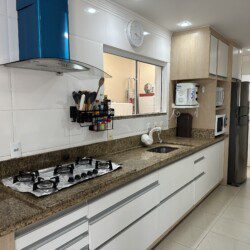 Casa com 4 Suites a Poucos Metros da Praia de Mariscal para Locacao de Temporada 7 scaled - Aluguéis de verão em Bombinhas SC