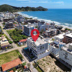 Com área de lazer, apto para locação de temporada à 100 metros do mar na Praia do Mariscal! (1) - Aluguéis de verão em Bombinhas SC