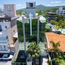 Cobertura duplex para locacao de temporada em bombinhas com piscina 1 - Aluguéis de verão em Bombinhas SC