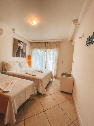 SUITE 1 COM CAMA AUXILIAR - Aluguéis de verão em Bombinhas SC