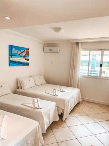 SUÍTE 4 COM CAMA AUXILIAR - Aluguéis de verão em Bombinhas SC