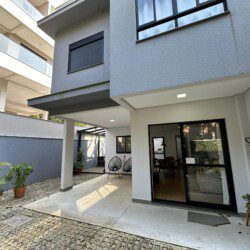 47ccf419 51fa 470e acea 81f83bd38b9f scaled - Aluguéis de verão em Bombinhas SC